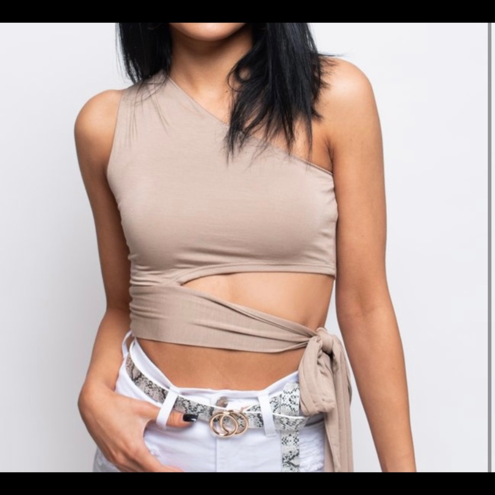 One shoulder tie around the rib top